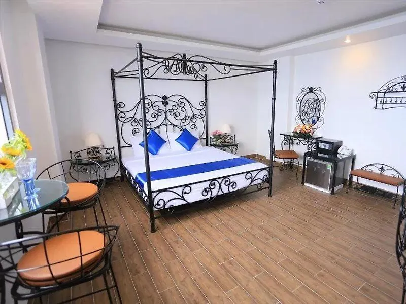Azura Gold Hotel & Apartment نها ترانج