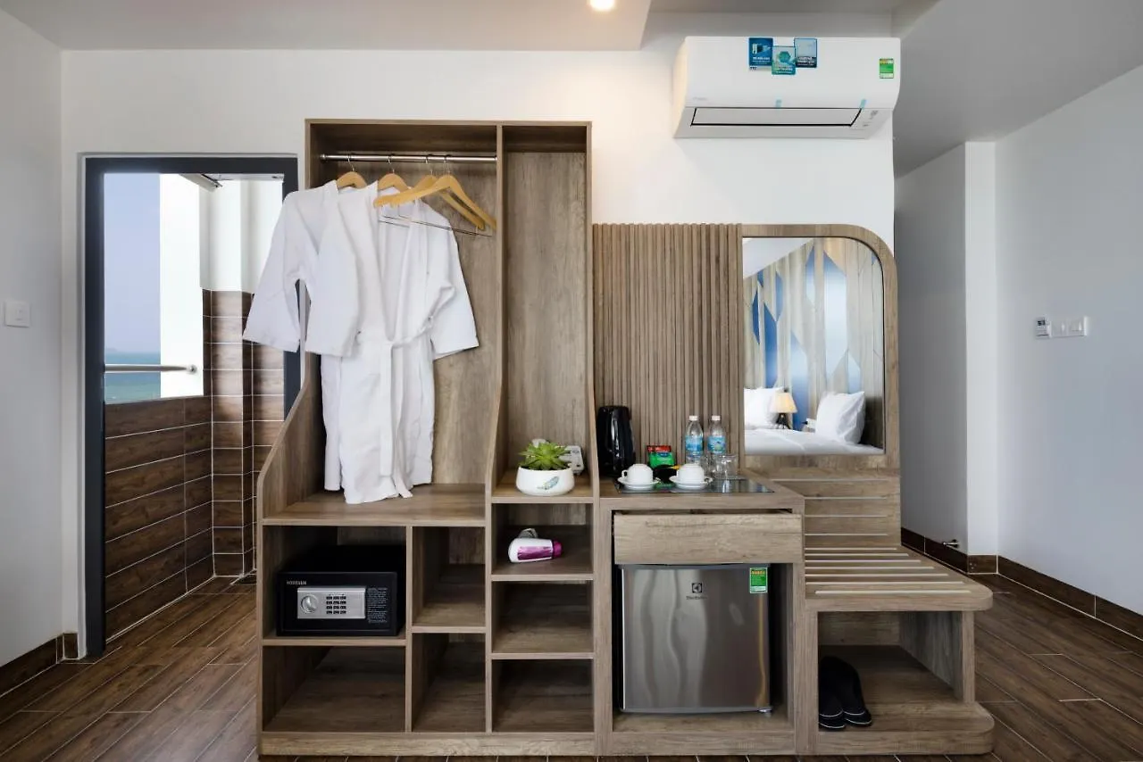 Azura Gold Hotel & Apartment نها ترانج