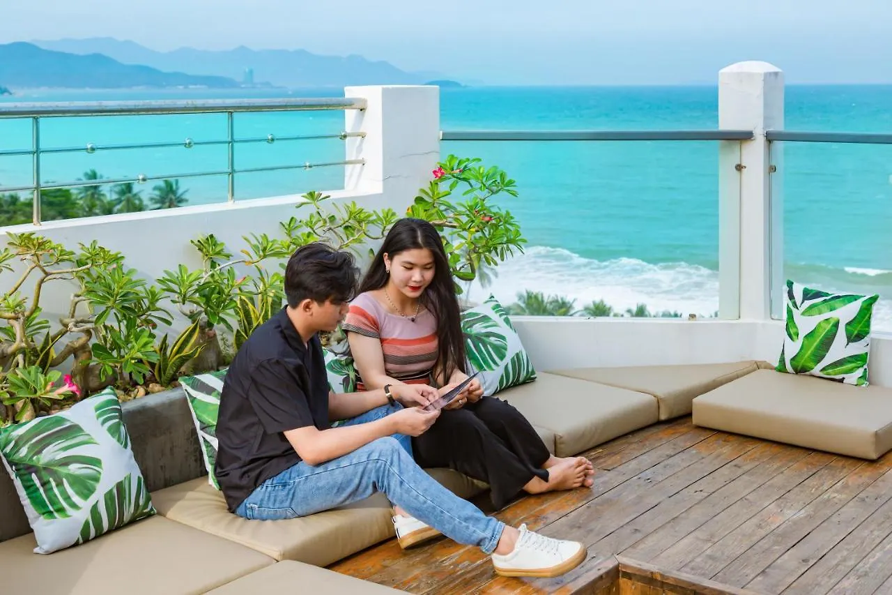 Azura Gold Hotel & Apartment نها ترانج