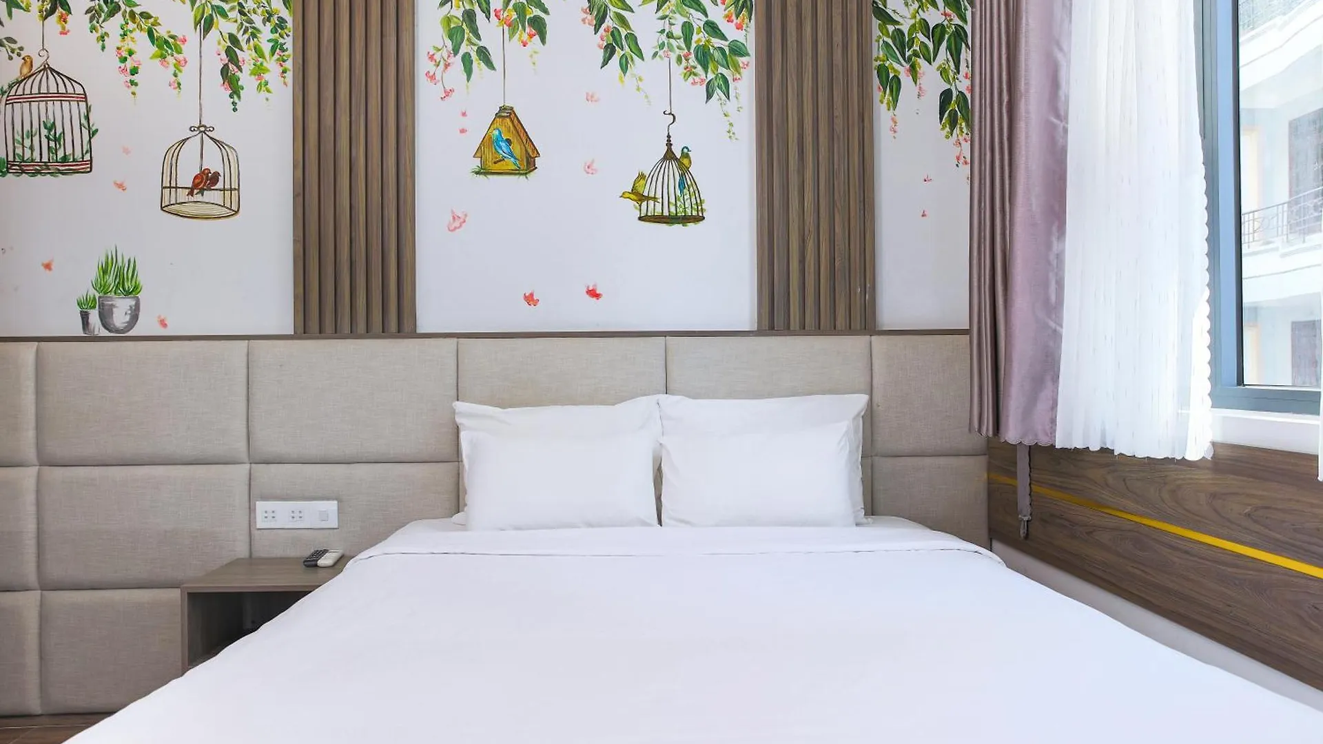 Azura Gold Hotel & Apartment نها ترانج