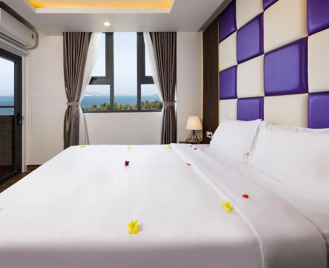 Azura Gold Hotel & Apartment Nha Trang 4*,